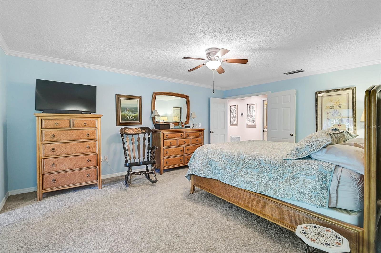 Image 17 of 61 For 3890 Wilshire Circle 27