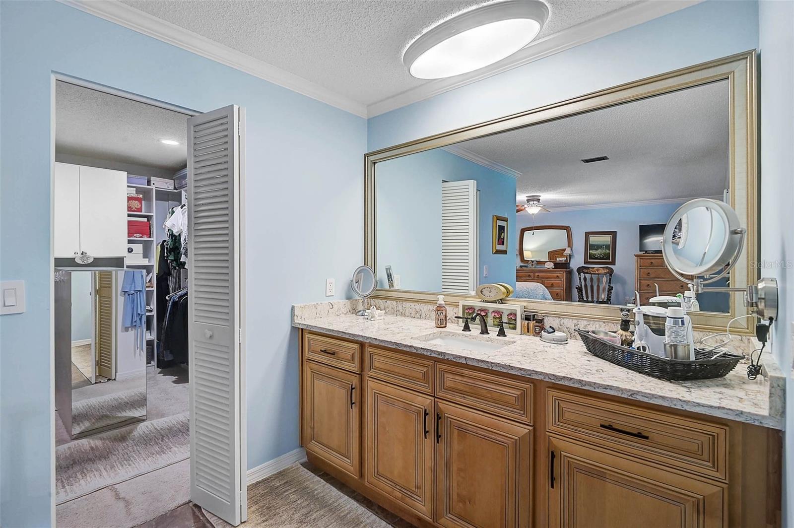 Image 19 of 61 For 3890 Wilshire Circle 27