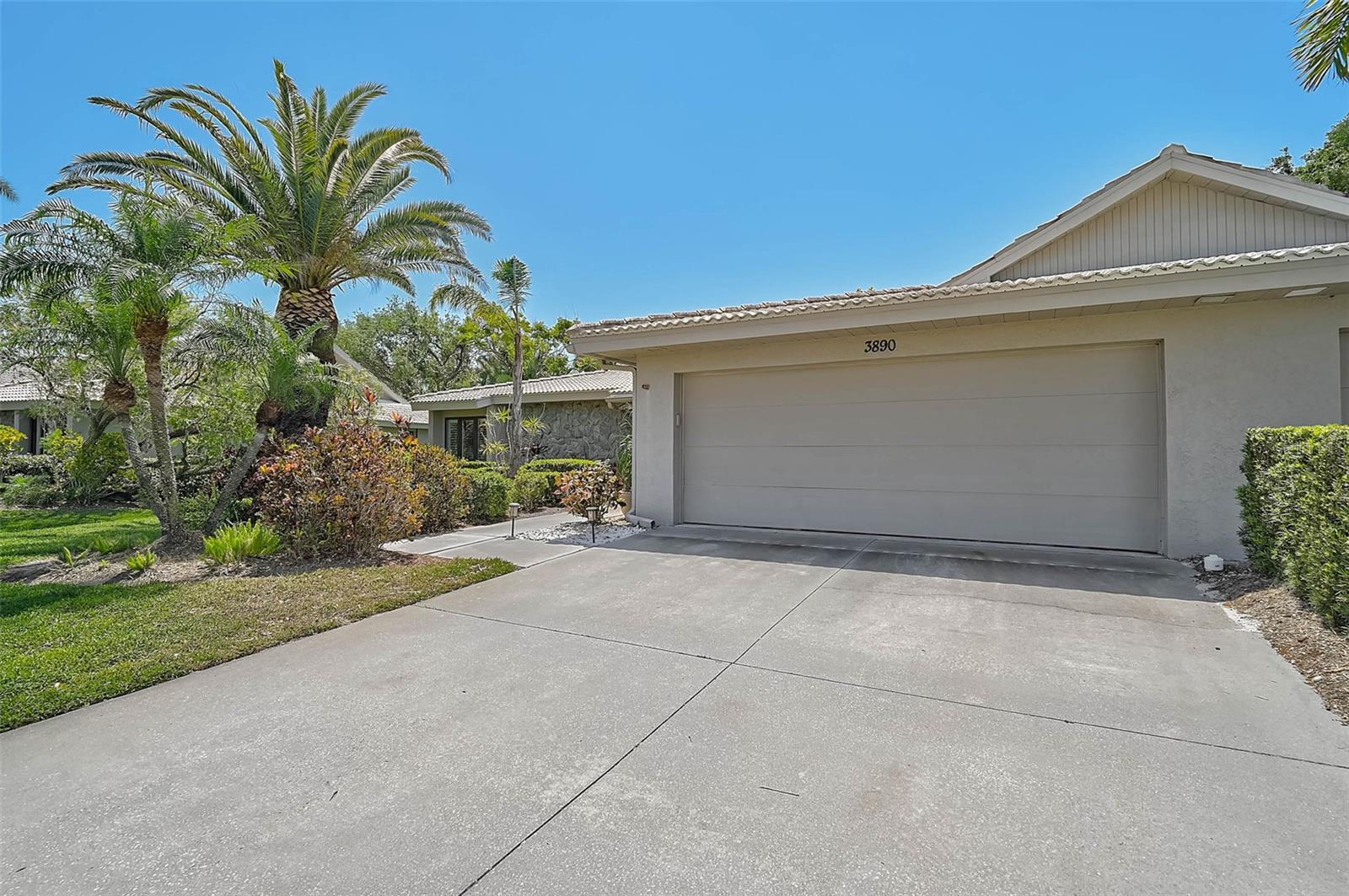 Image 2 of 61 For 3890 Wilshire Circle 27
