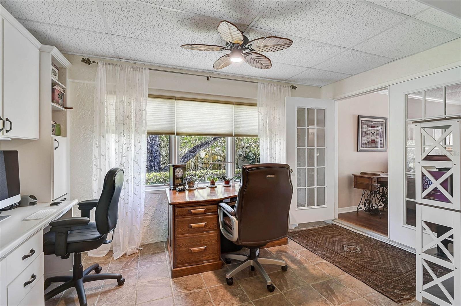 Image 23 of 61 For 3890 Wilshire Circle 27