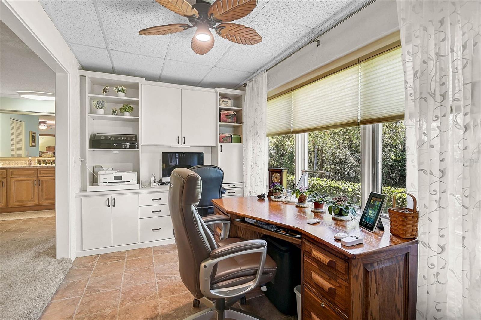 Image 24 of 61 For 3890 Wilshire Circle 27