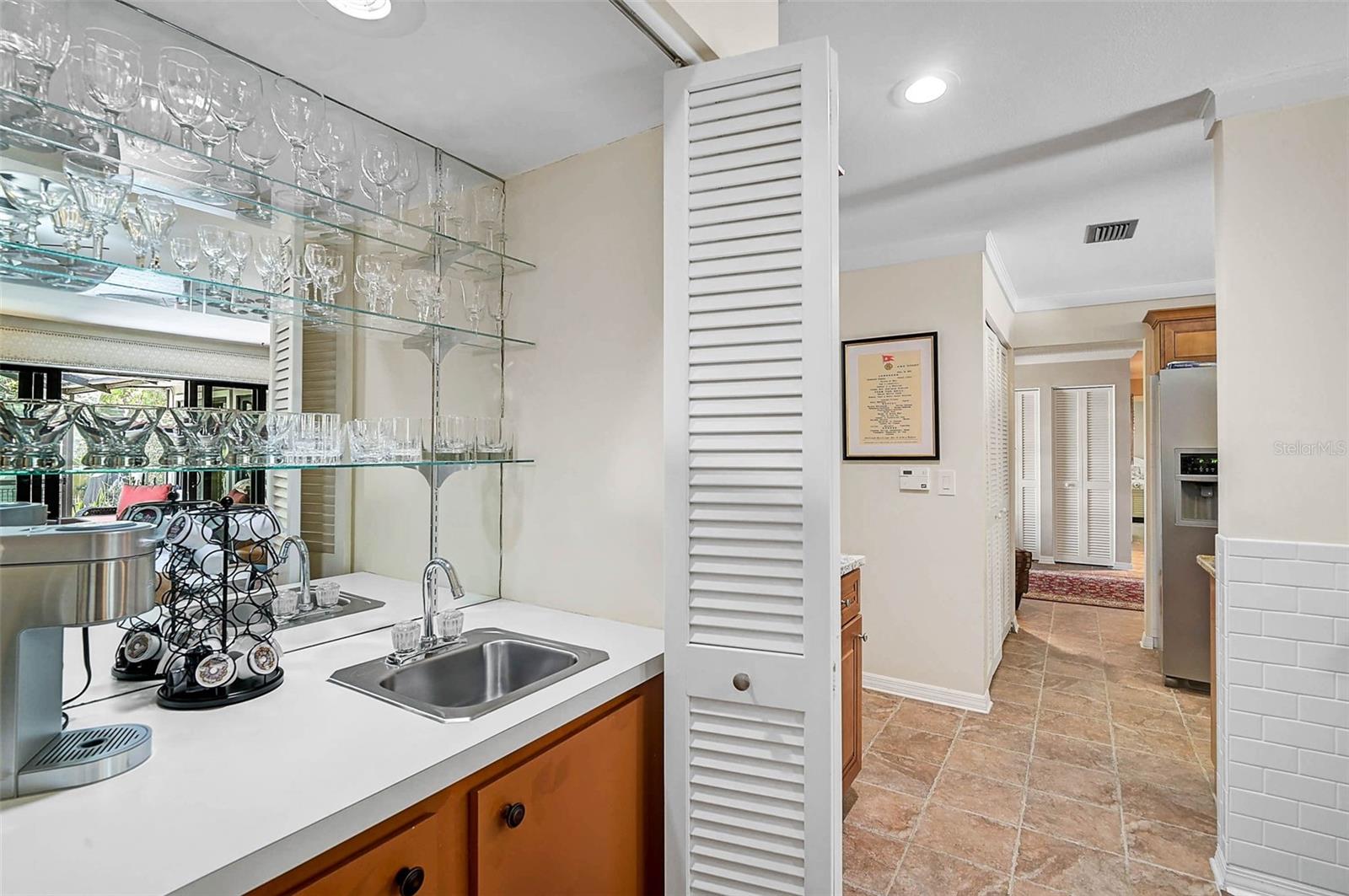 Image 33 of 61 For 3890 Wilshire Circle 27