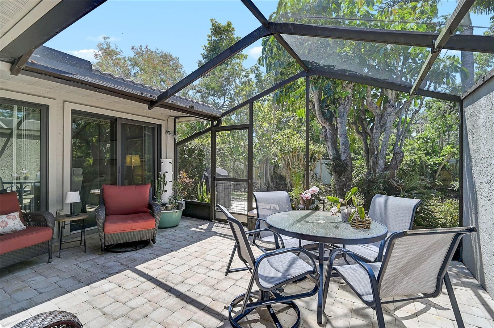 Image 38 of 61 For 3890 Wilshire Circle 27