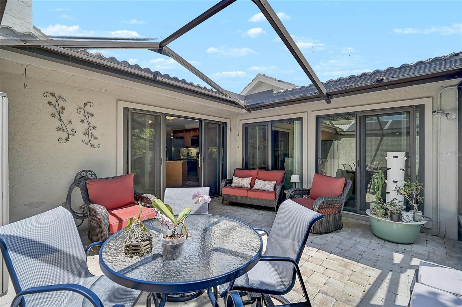 Image 39 of 61 For 3890 Wilshire Circle 27