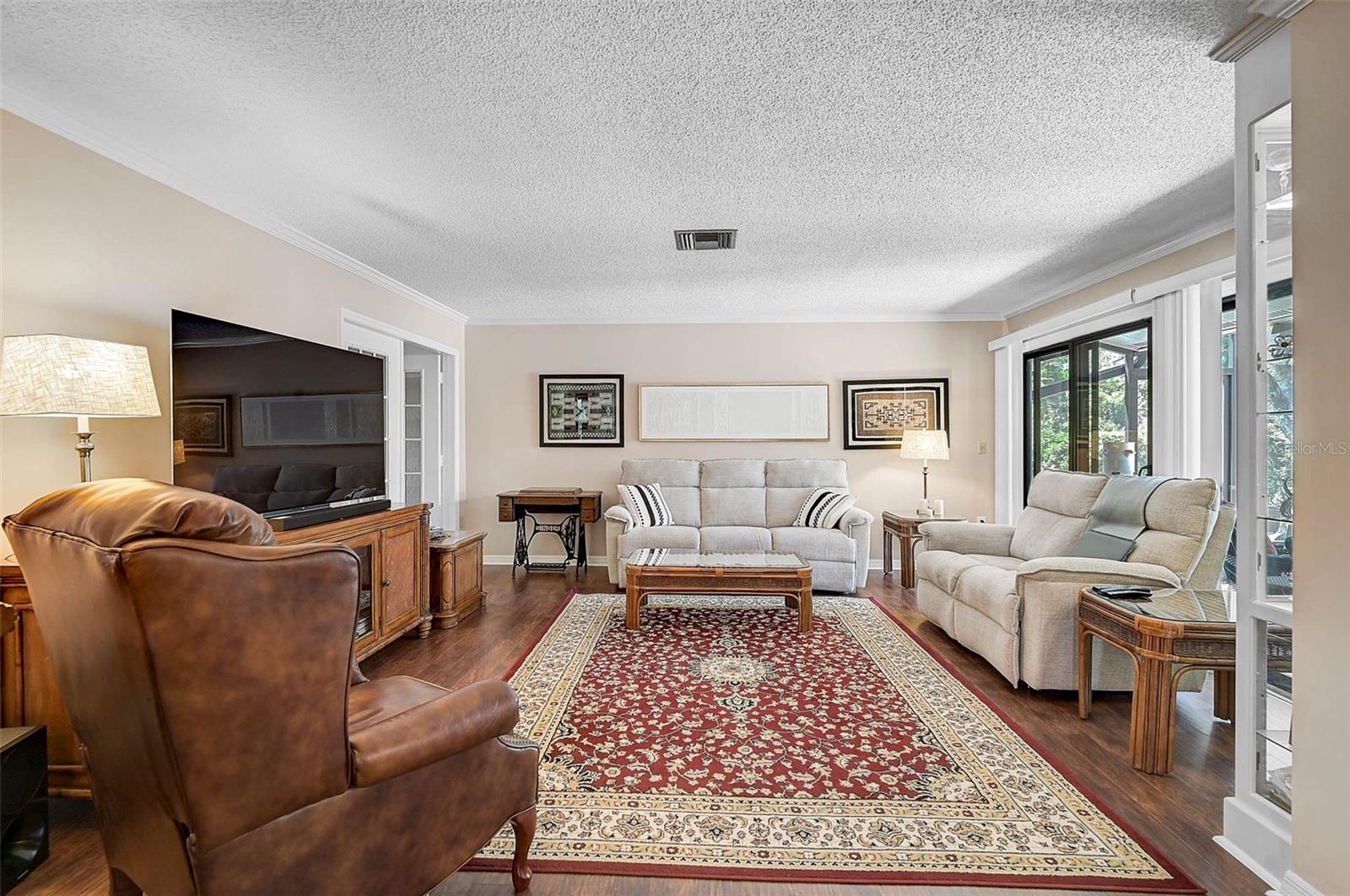 Image 9 of 61 For 3890 Wilshire Circle 27