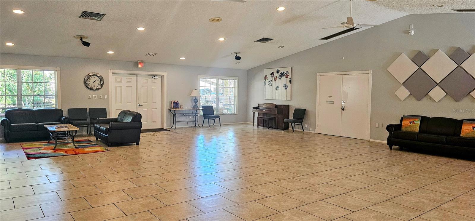 Image 23 of 26 For 4297 Oakhurst Circle E 3051