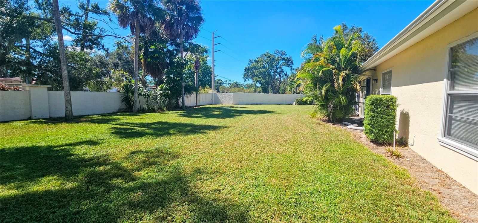 Image 3 of 26 For 4297 Oakhurst Circle E 3051