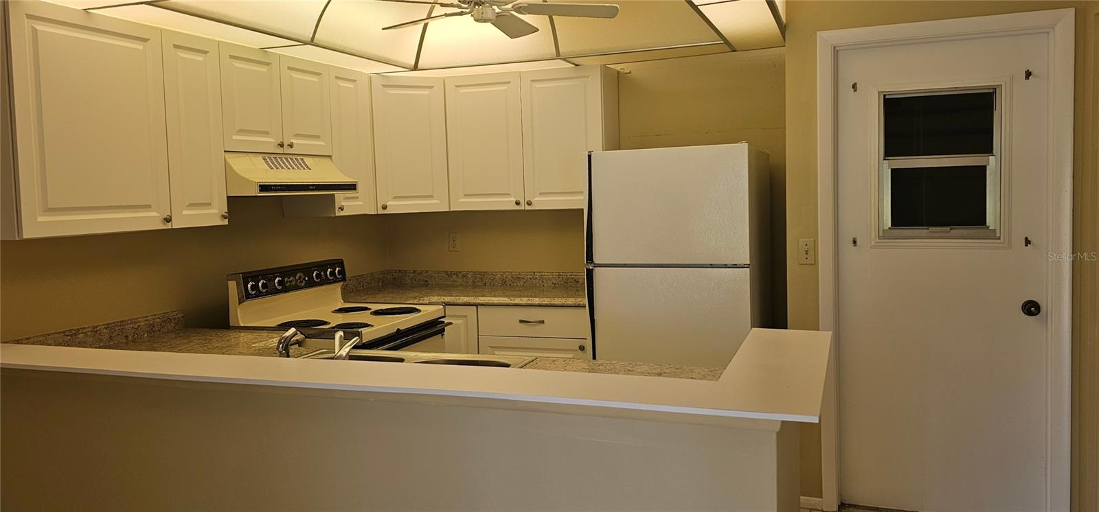 Image 9 of 26 For 4297 Oakhurst Circle E 3051