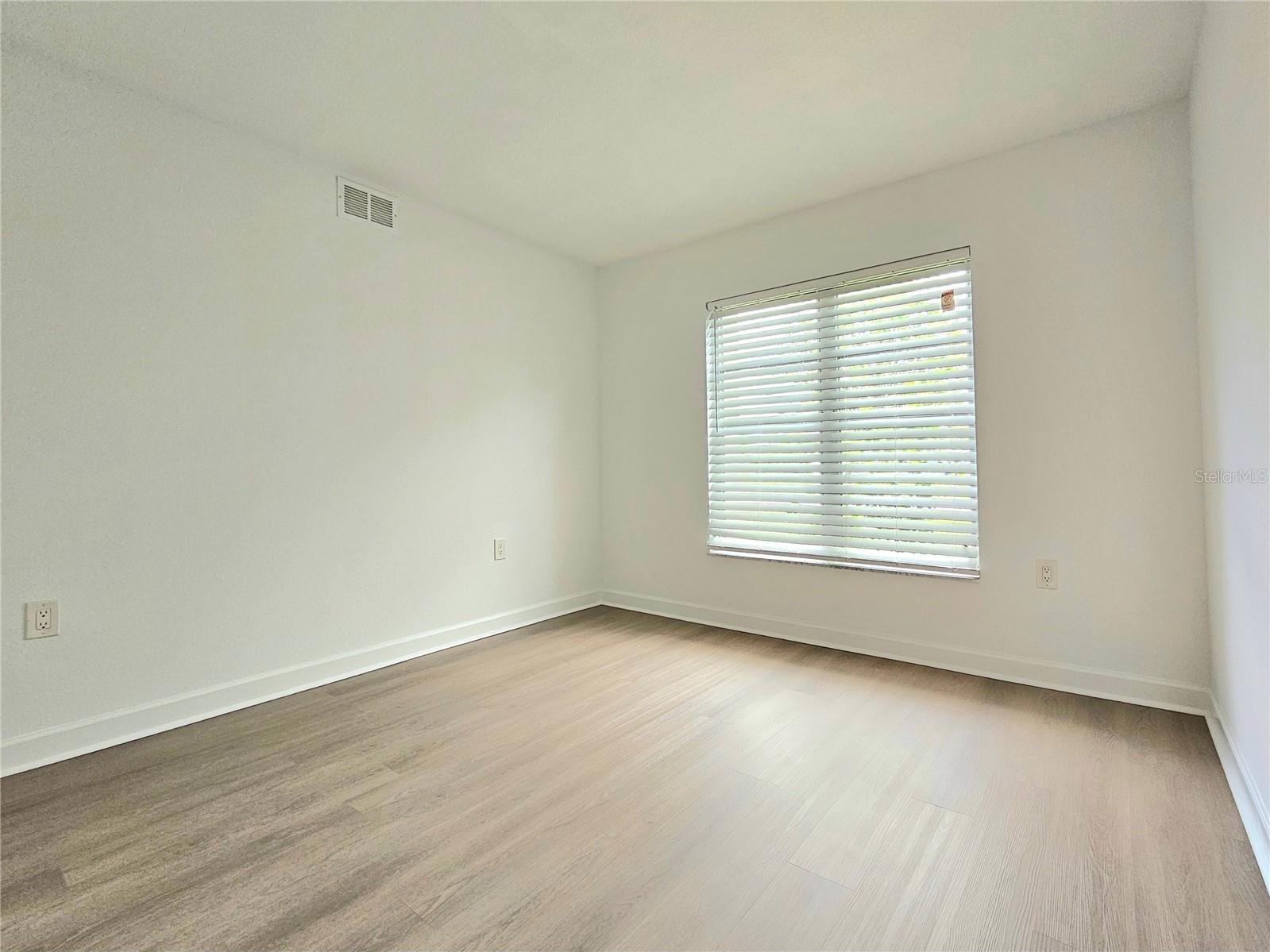 Image 14 of 23 For 21267 Gertrude Avenue 114