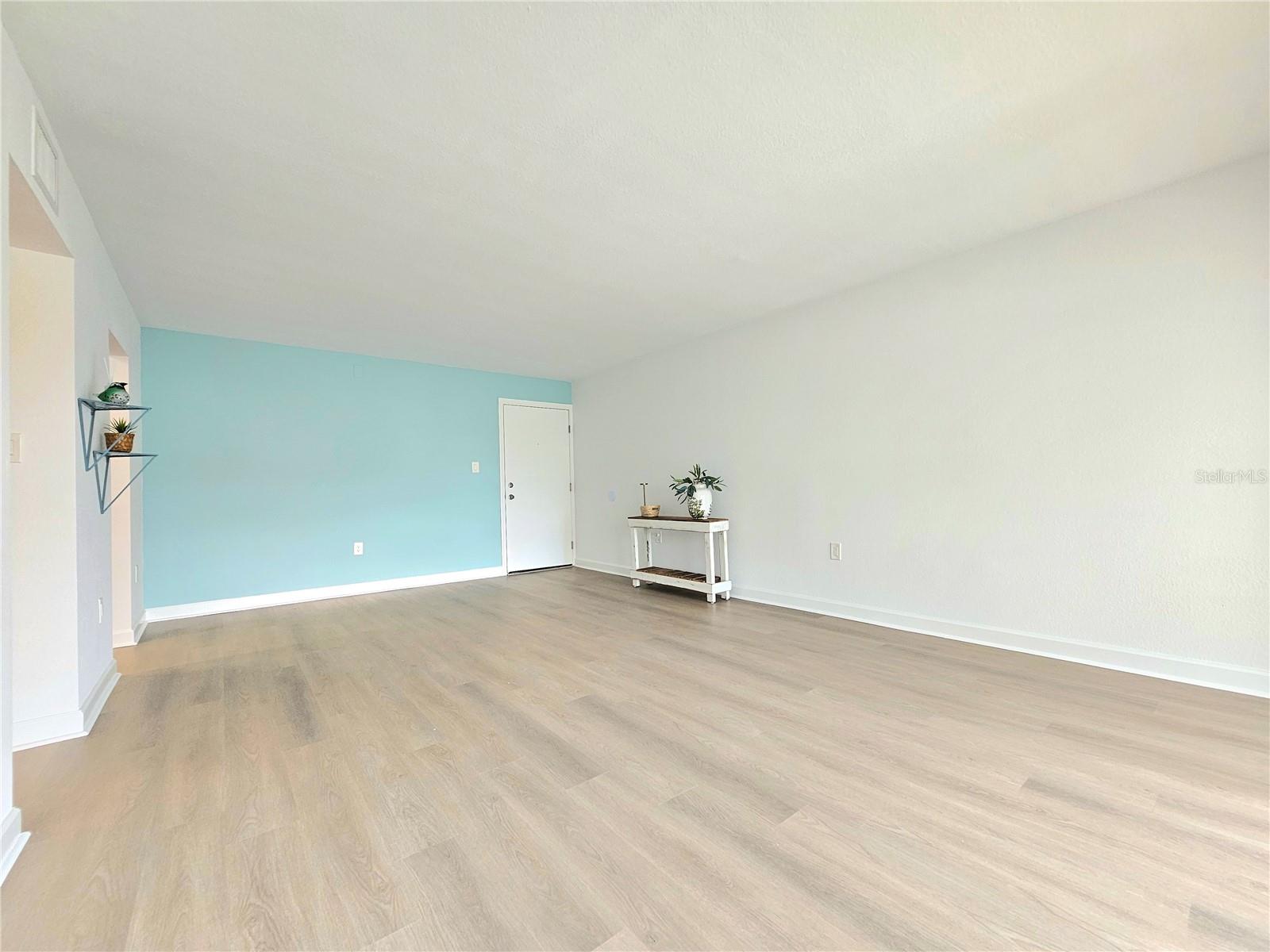 Image 21 of 23 For 21267 Gertrude Avenue 114