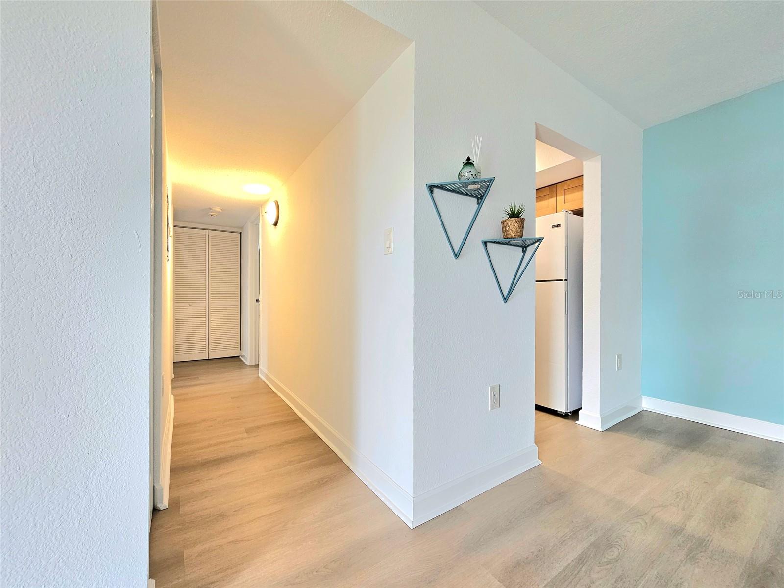 Image 7 of 23 For 21267 Gertrude Avenue 114