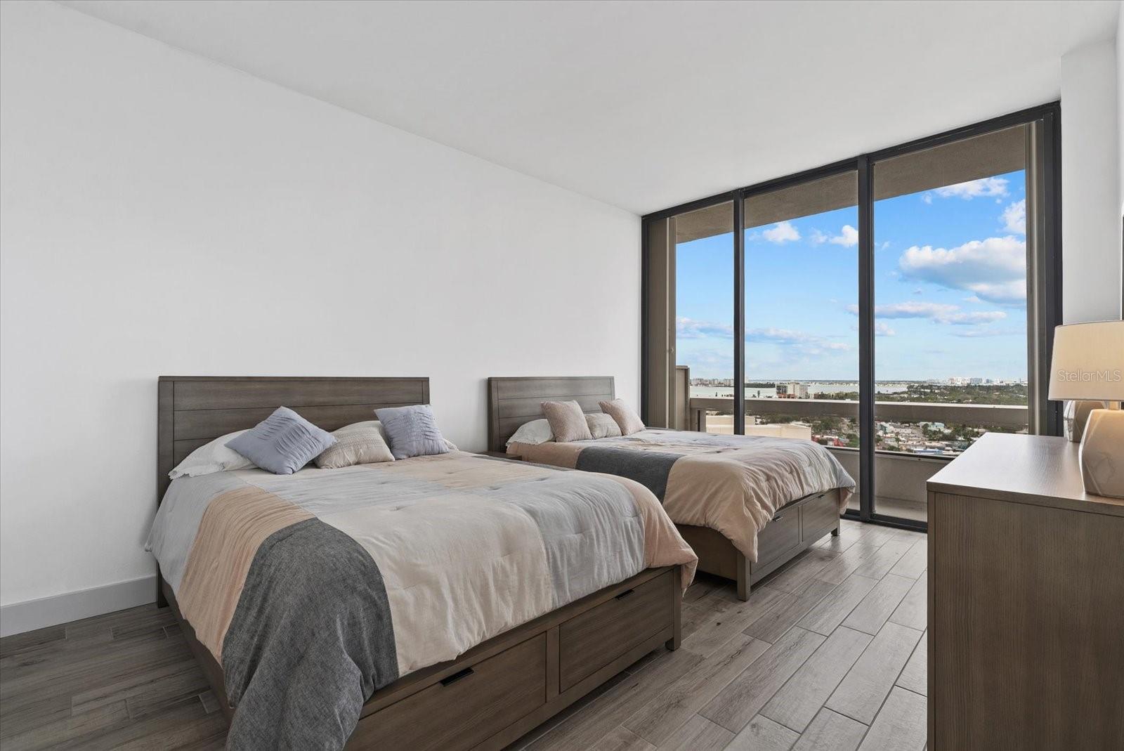 Image 16 of 34 For 5400 Ocean Boulevard 17-04