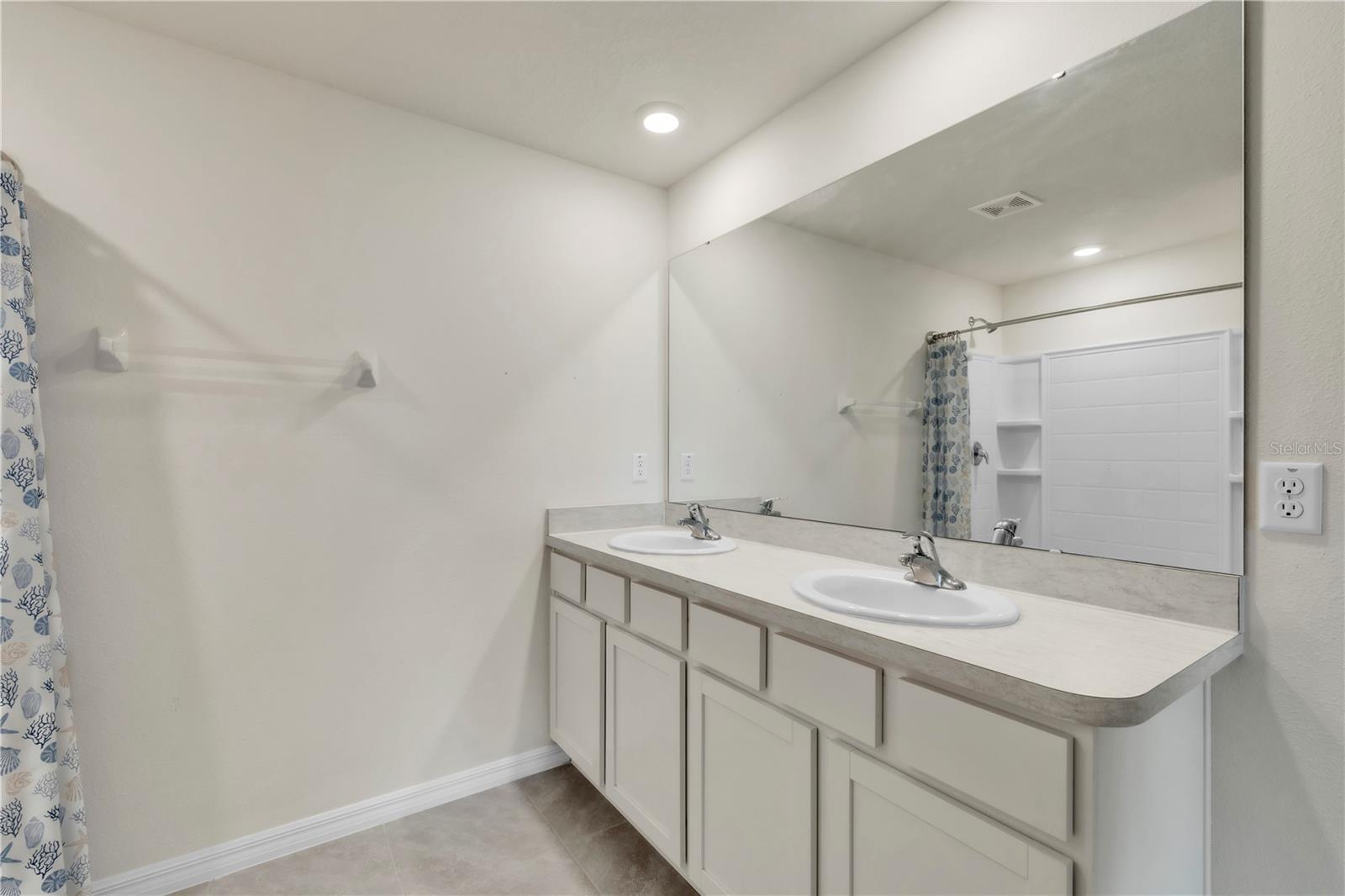 Image 14 of 24 For 7518 Rosewood Garden Loop