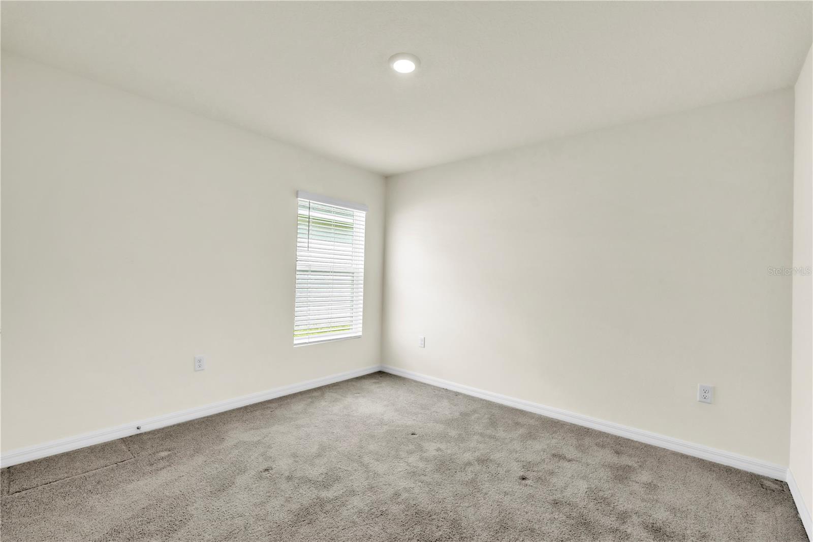 Image 18 of 24 For 7518 Rosewood Garden Loop