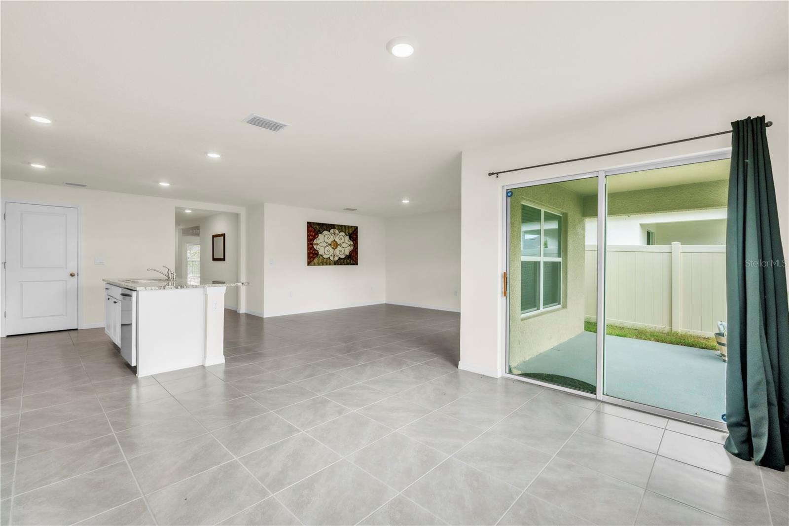 Image 6 of 24 For 7518 Rosewood Garden Loop