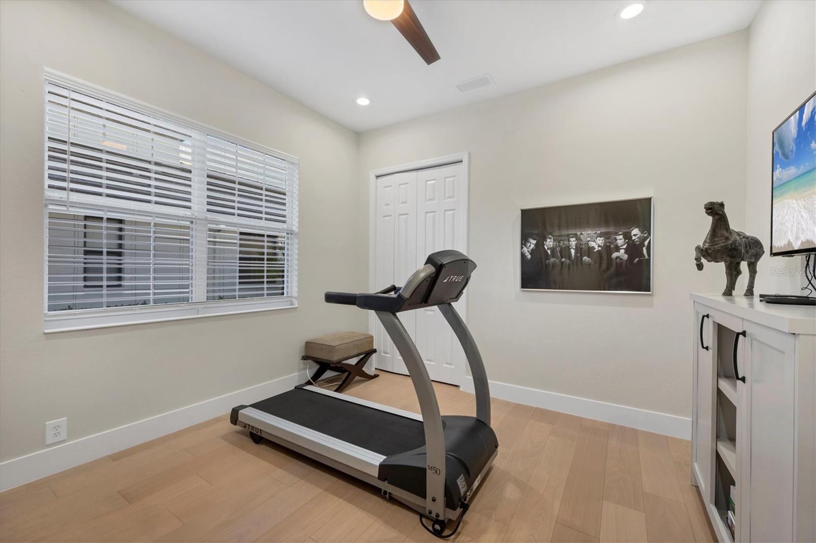 Image 31 of 51 For 13506 Montclair Place