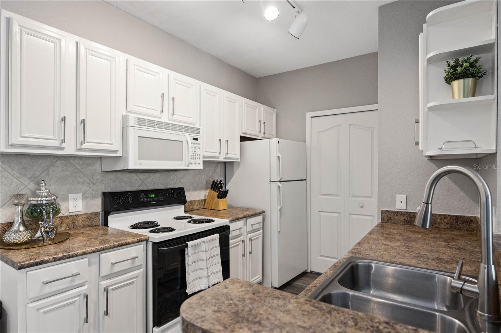Image 10 of 25 For 8341 38th Street Circle E 203