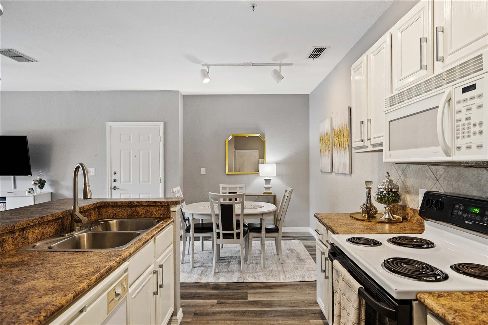 Image 11 of 25 For 8341 38th Street Circle E 203