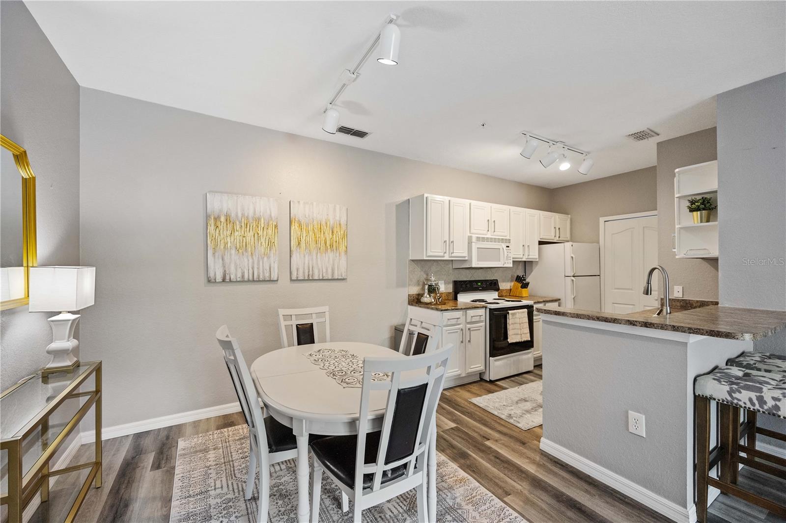 Image 6 of 25 For 8341 38th Street Circle E 203