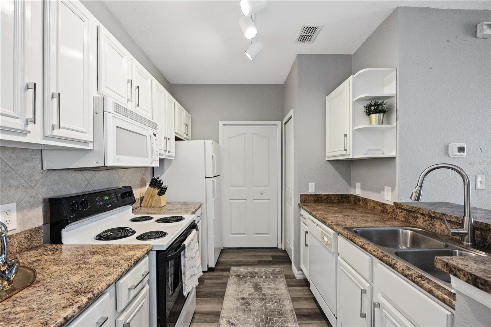 Image 9 of 25 For 8341 38th Street Circle E 203