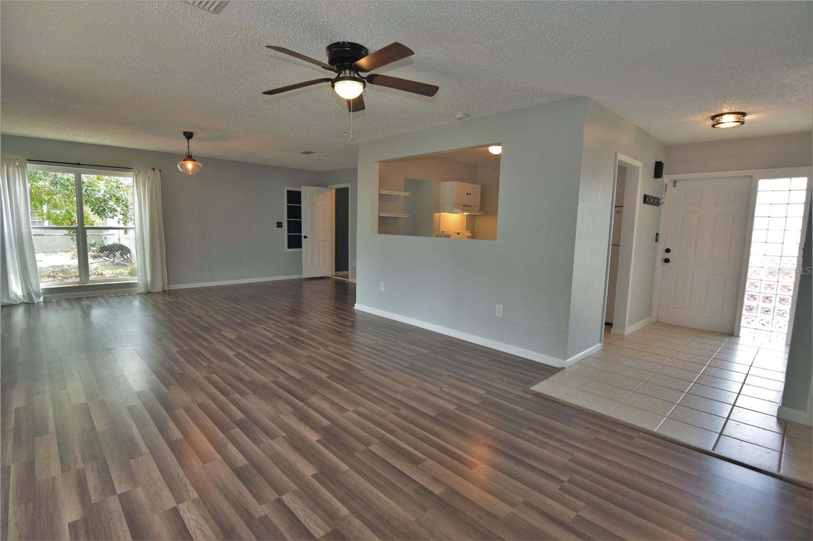 Image 4 of 17 For 21572 Edgewater Drive