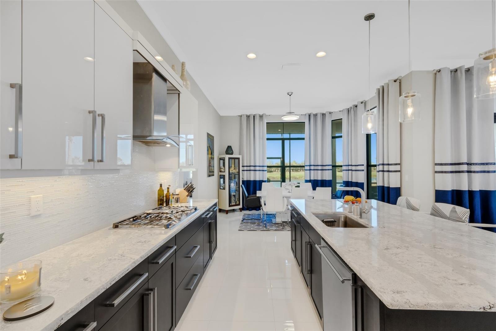 Image 21 of 95 For 8921 Artisan Way