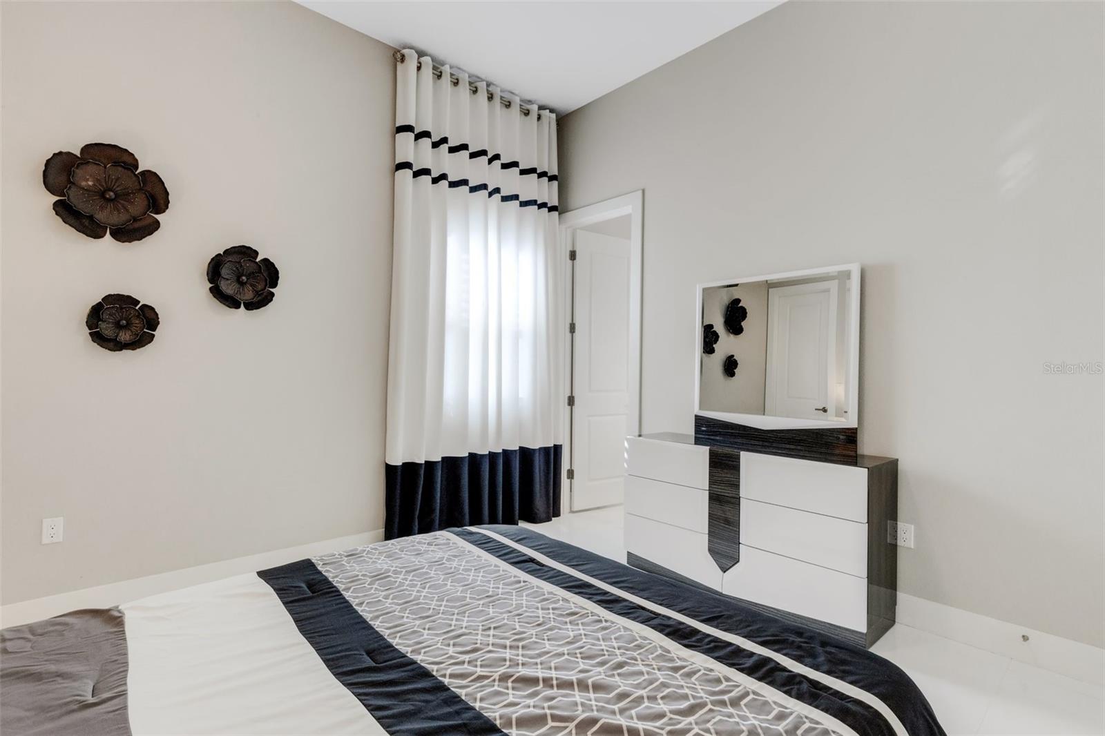 Image 45 of 95 For 8921 Artisan Way