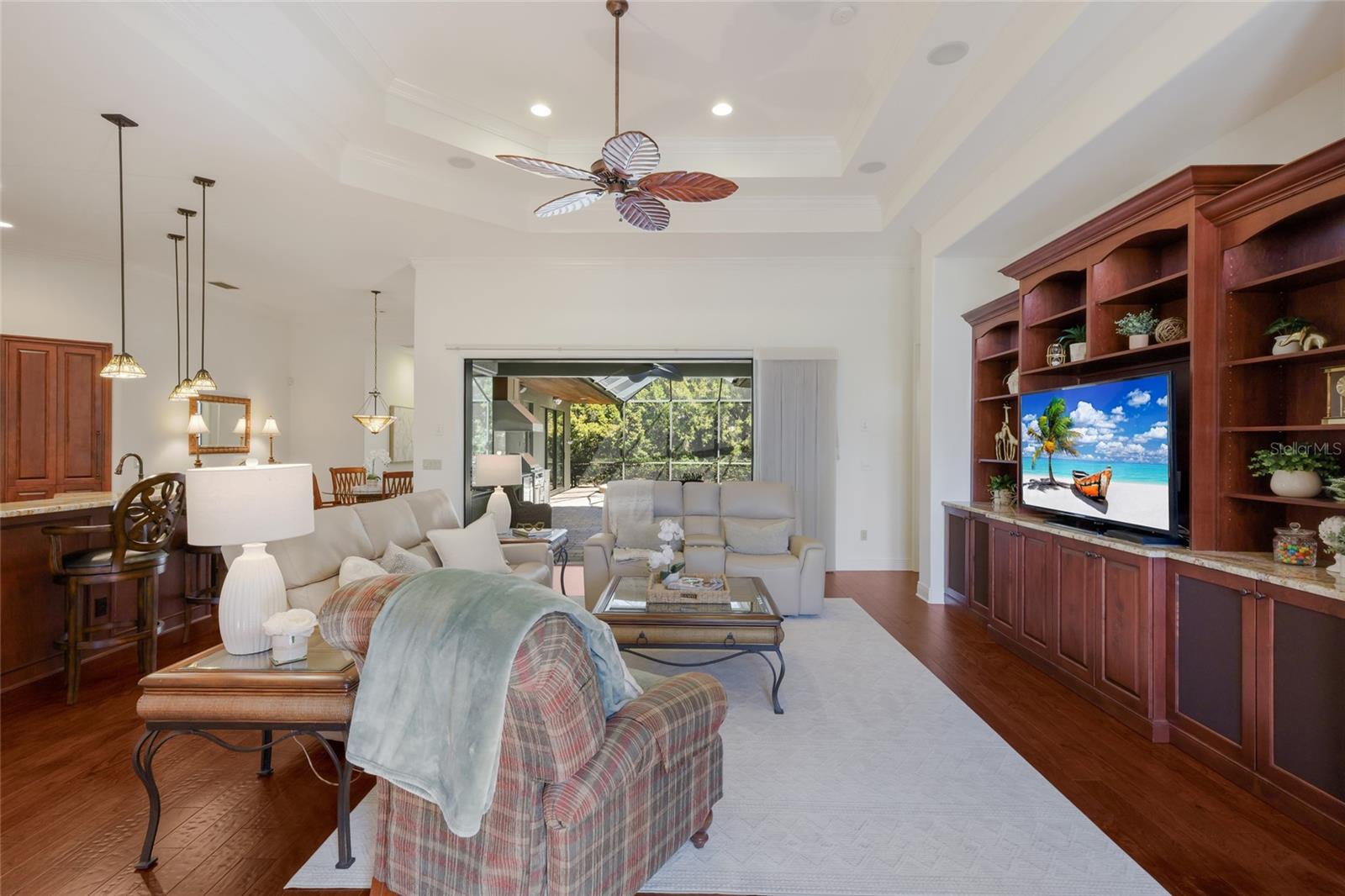 Listing photo id 8 for 14909 Secret Harbor Place