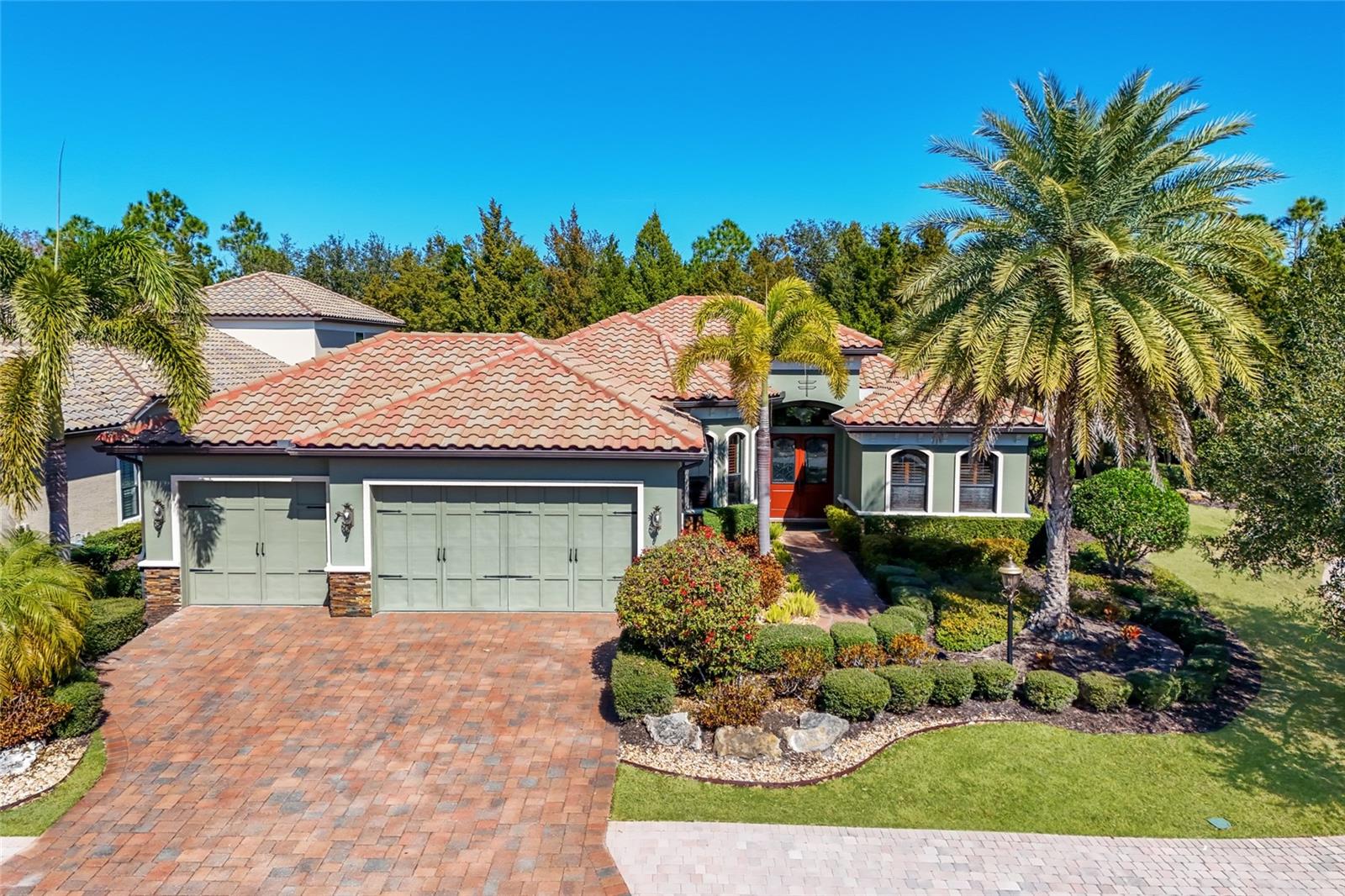 Listing photo id 1 for 14909 Secret Harbor Place