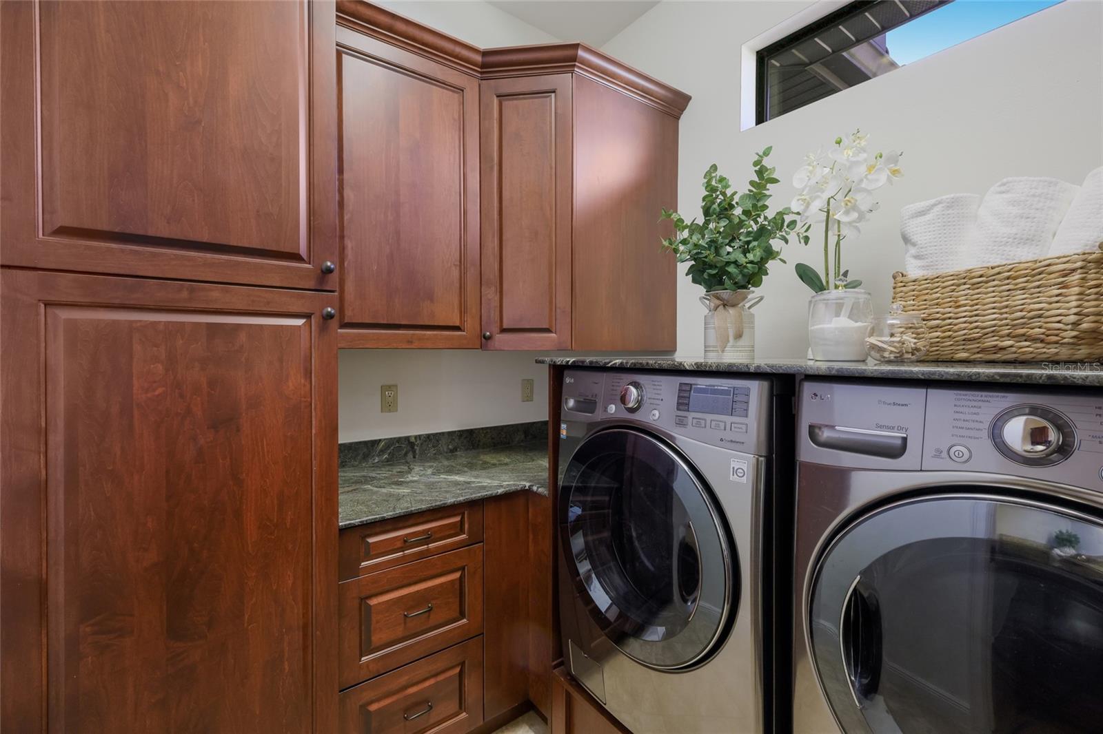 Listing photo id 34 for 14909 Secret Harbor Place