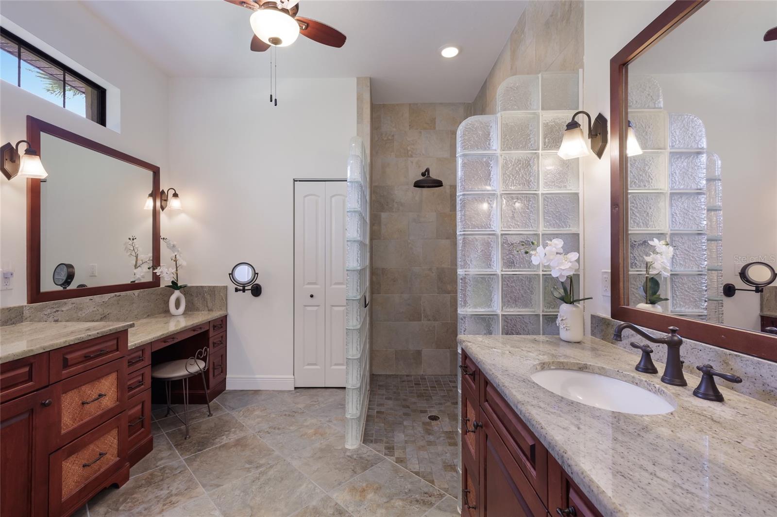 Listing photo id 39 for 14909 Secret Harbor Place