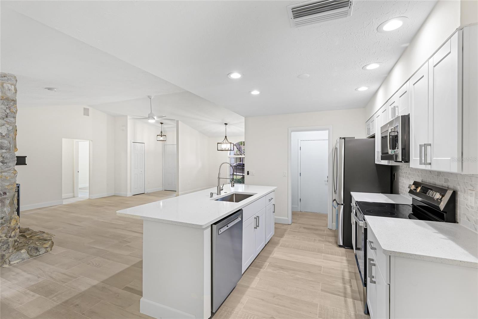 Image 10 of 36 For 2202 Cork Oak Street