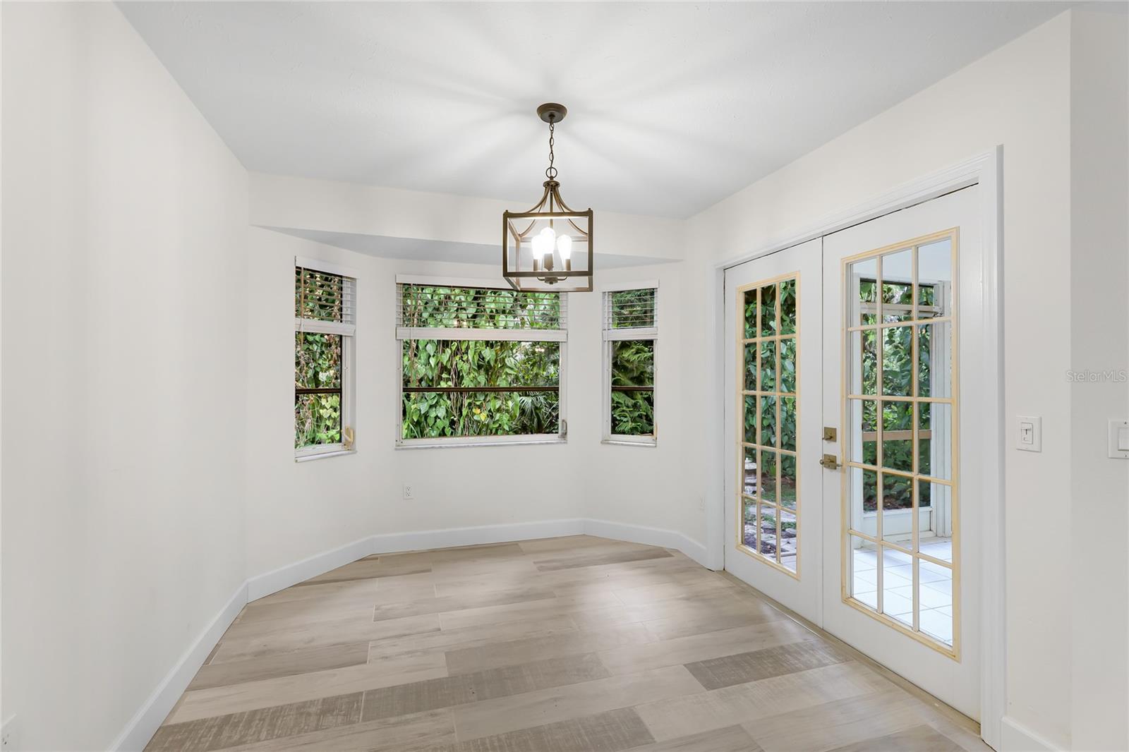 Image 11 of 36 For 2202 Cork Oak Street