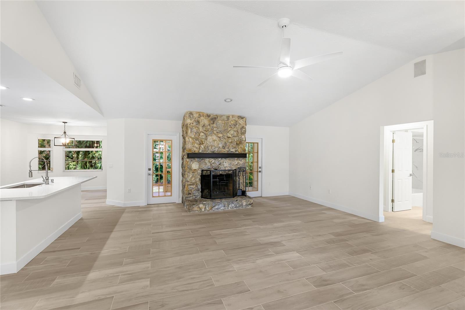 Image 4 of 36 For 2202 Cork Oak Street