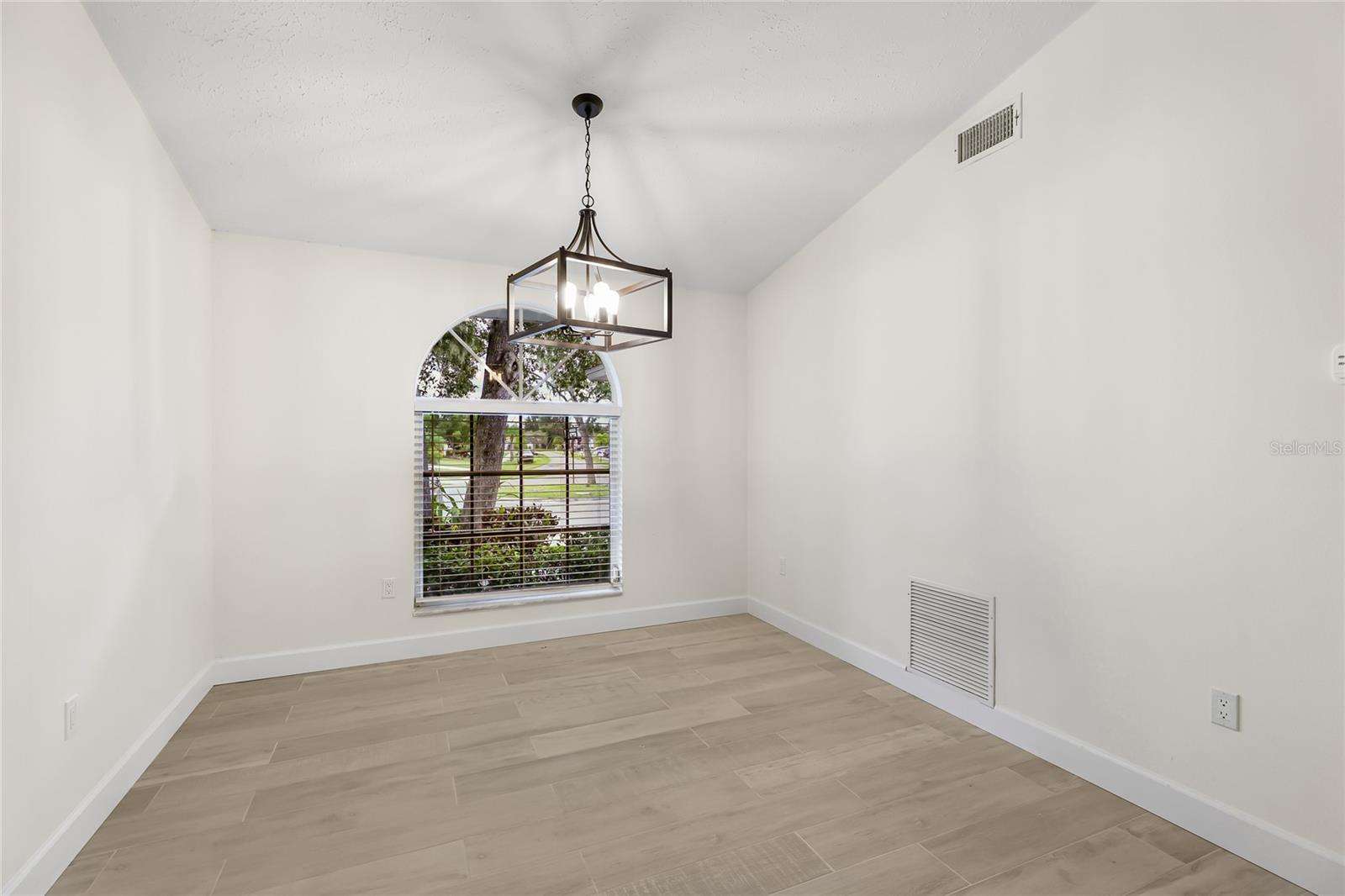 Image 7 of 36 For 2202 Cork Oak Street