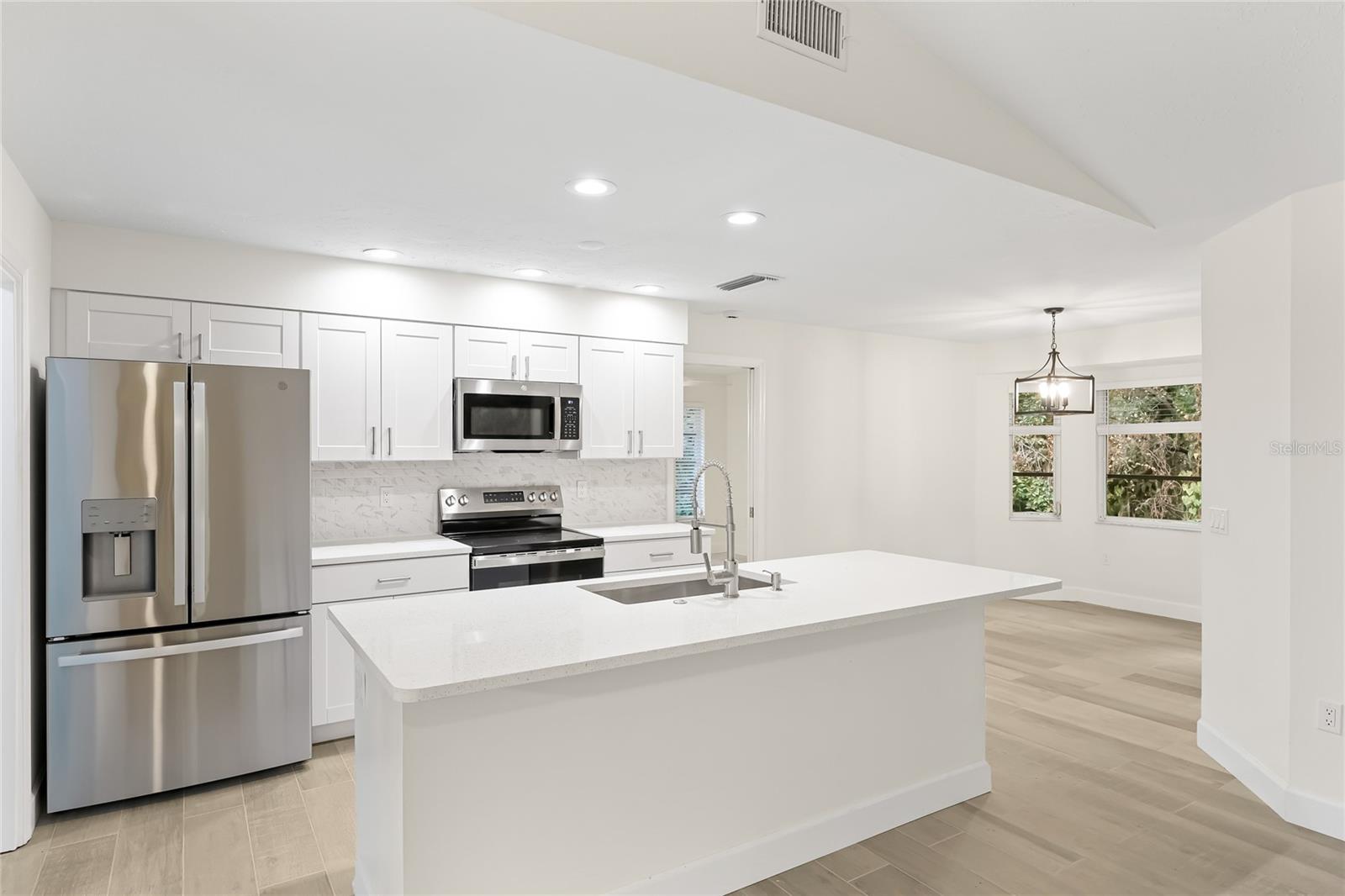 Image 8 of 36 For 2202 Cork Oak Street