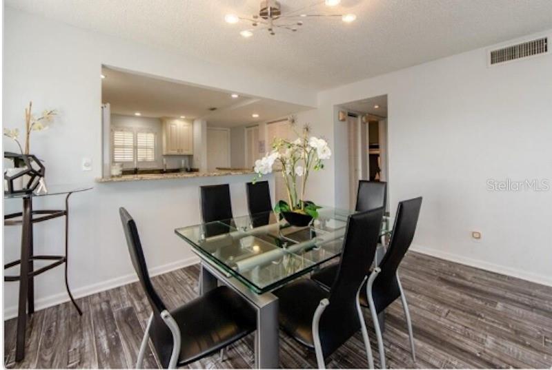 Image 11 of 38 For 1230 Gulf Boulevard 1608