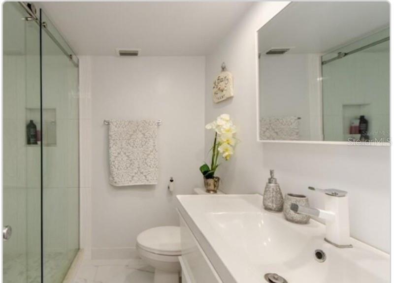 Image 15 of 38 For 1230 Gulf Boulevard 1608