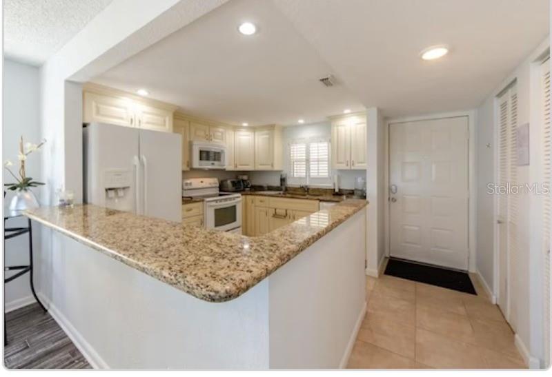 Image 8 of 38 For 1230 Gulf Boulevard 1608