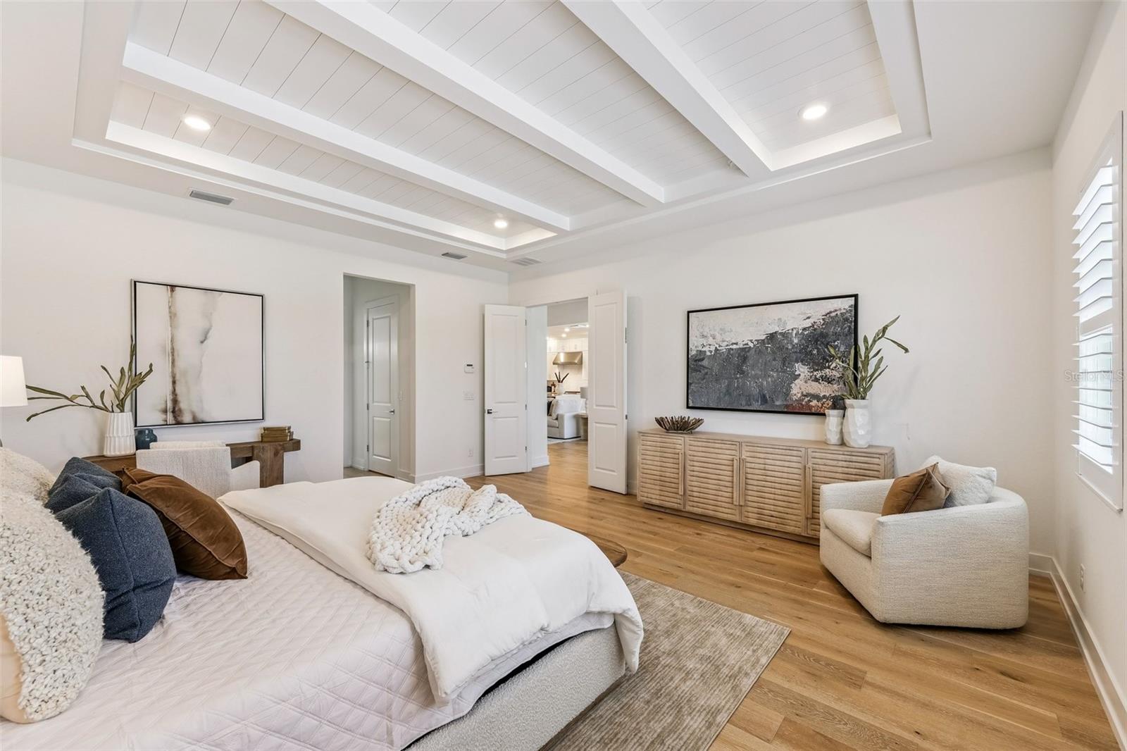 Image 33 of 54 For 8063 Redonda Loop