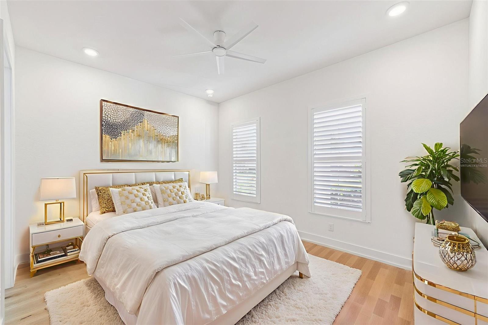 Image 35 of 54 For 8063 Redonda Loop