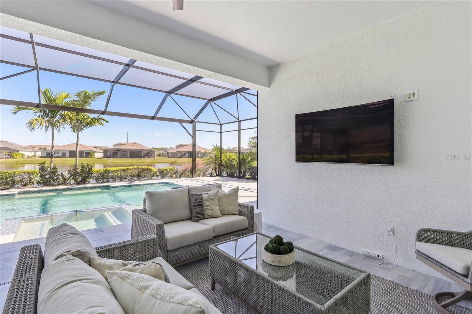 Image 40 of 54 For 8063 Redonda Loop