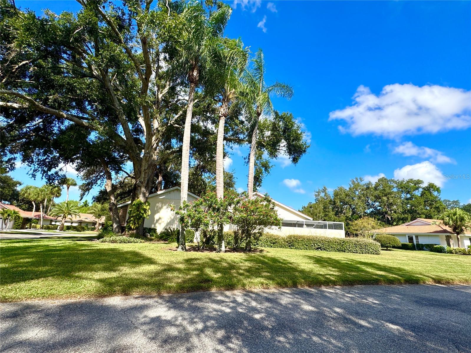 Image 2 of 36 For 5517 Garden Lakes Oak