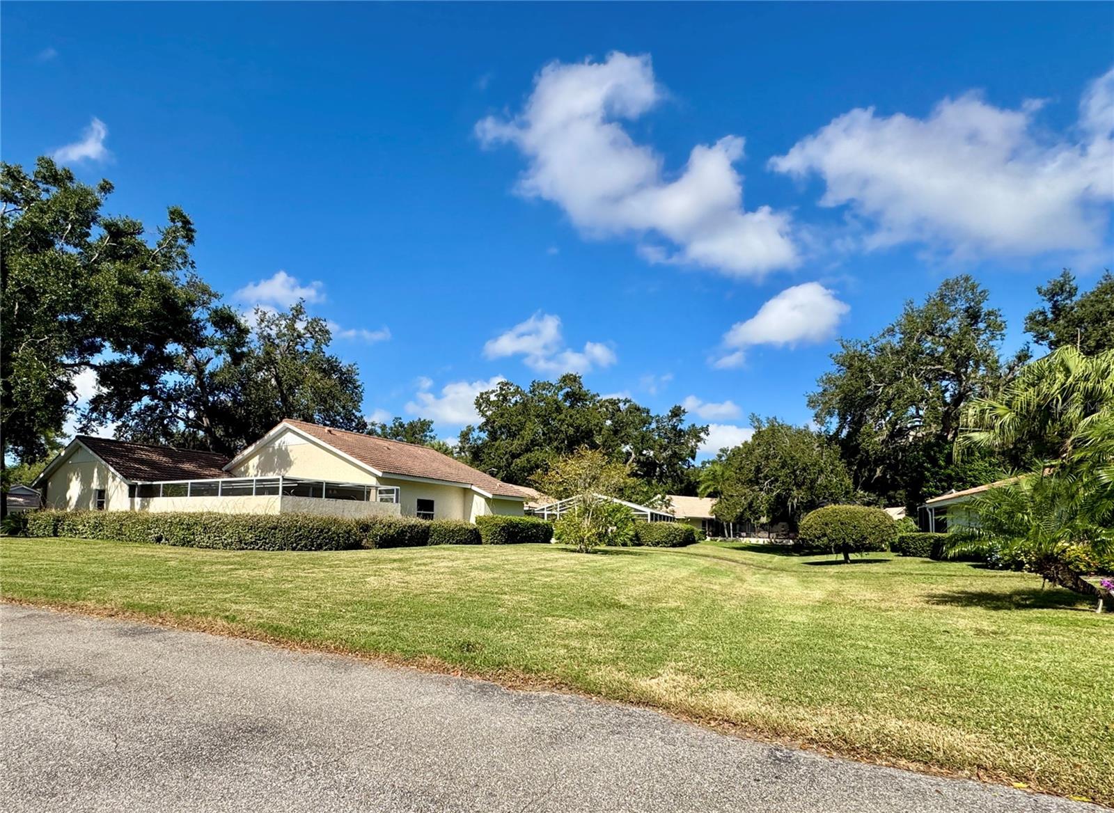 Image 3 of 36 For 5517 Garden Lakes Oak