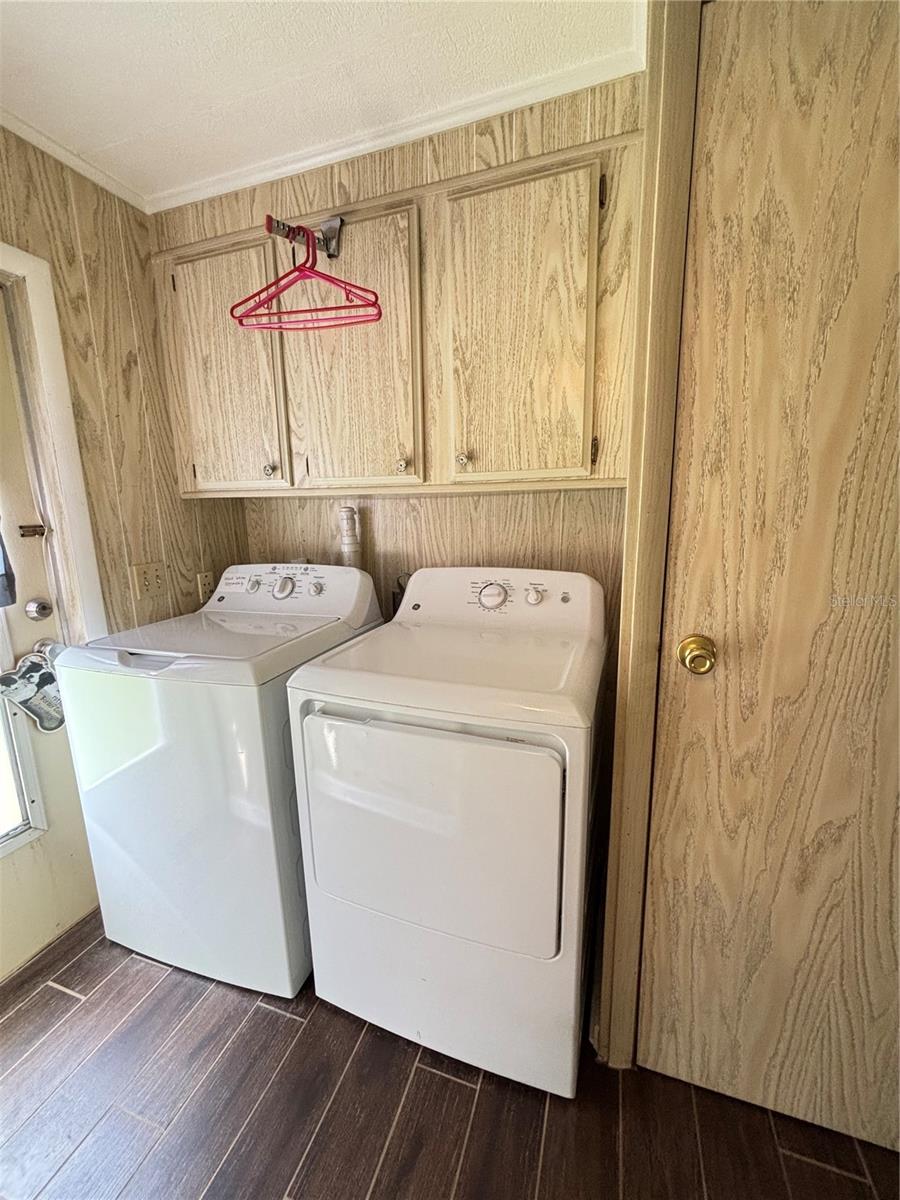 Image 12 of 27 For 5619 Bayshore Road 469