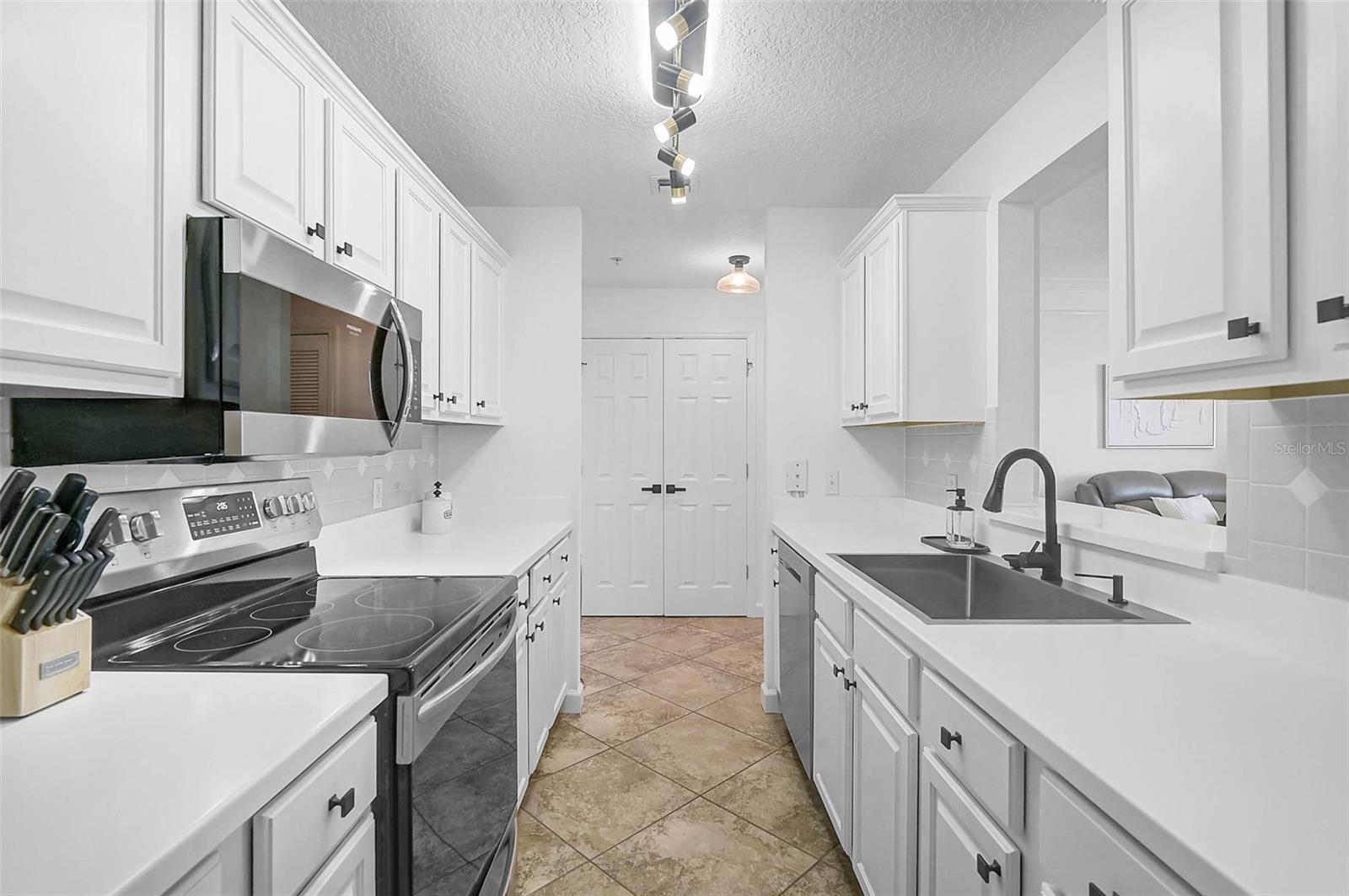 Image 11 of 71 For 750 Tamiami Trail 1516