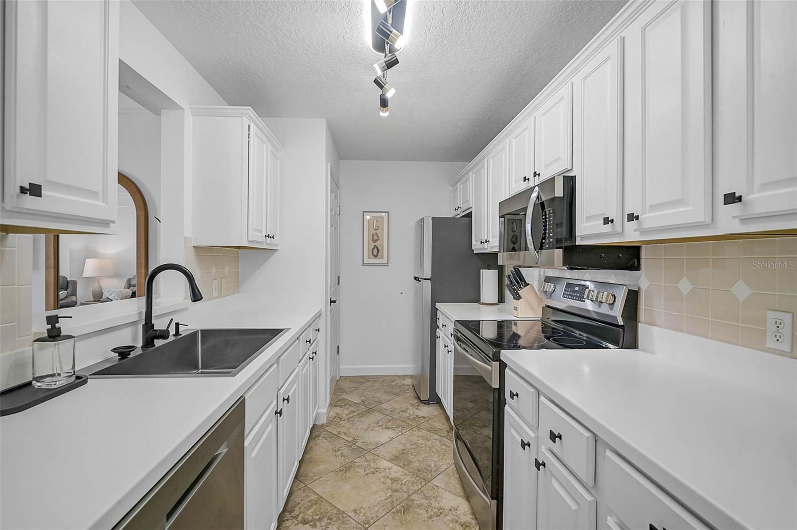 Image 9 of 71 For 750 Tamiami Trail 1516