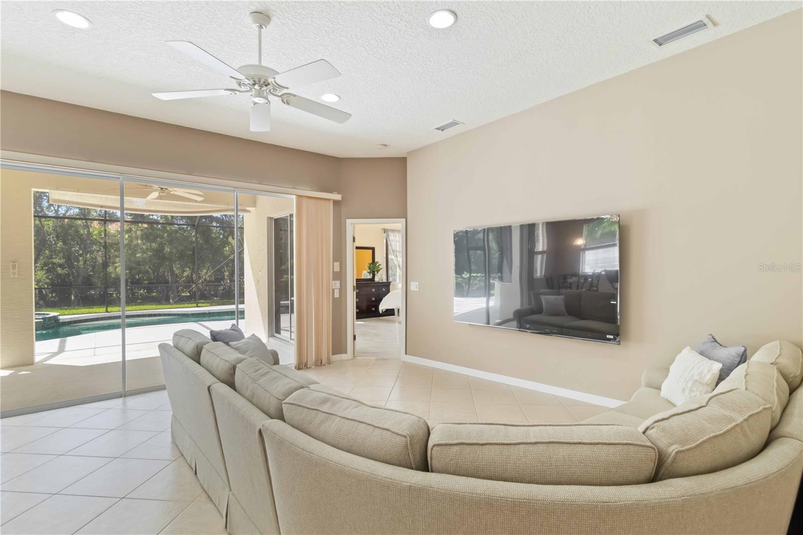 Image 15 of 61 For 7358 Stanhope Court