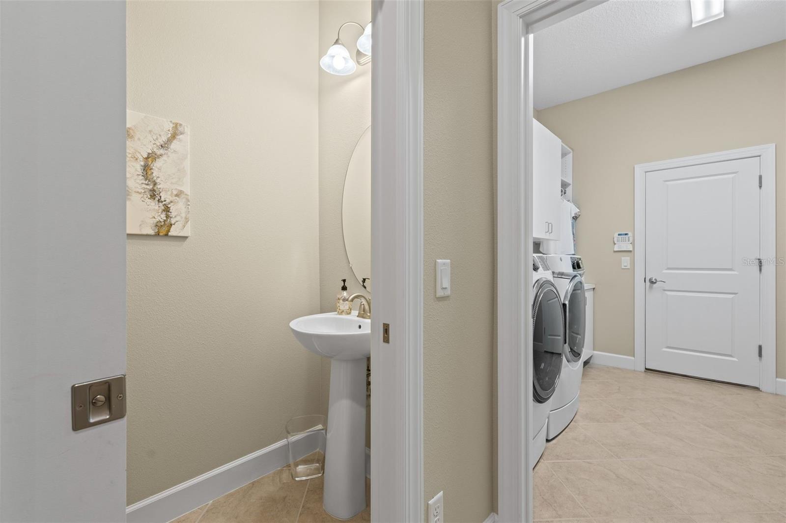 Image 18 of 68 For 8725 Amaretto Avenue