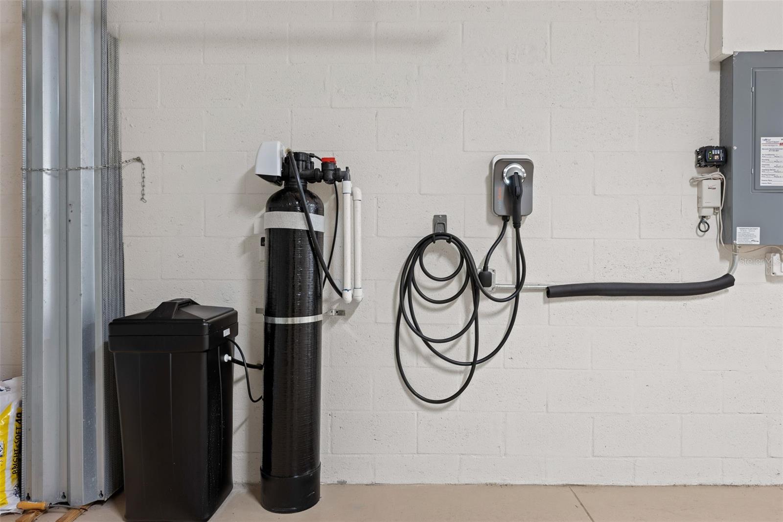 Image 21 of 68 For 8725 Amaretto Avenue